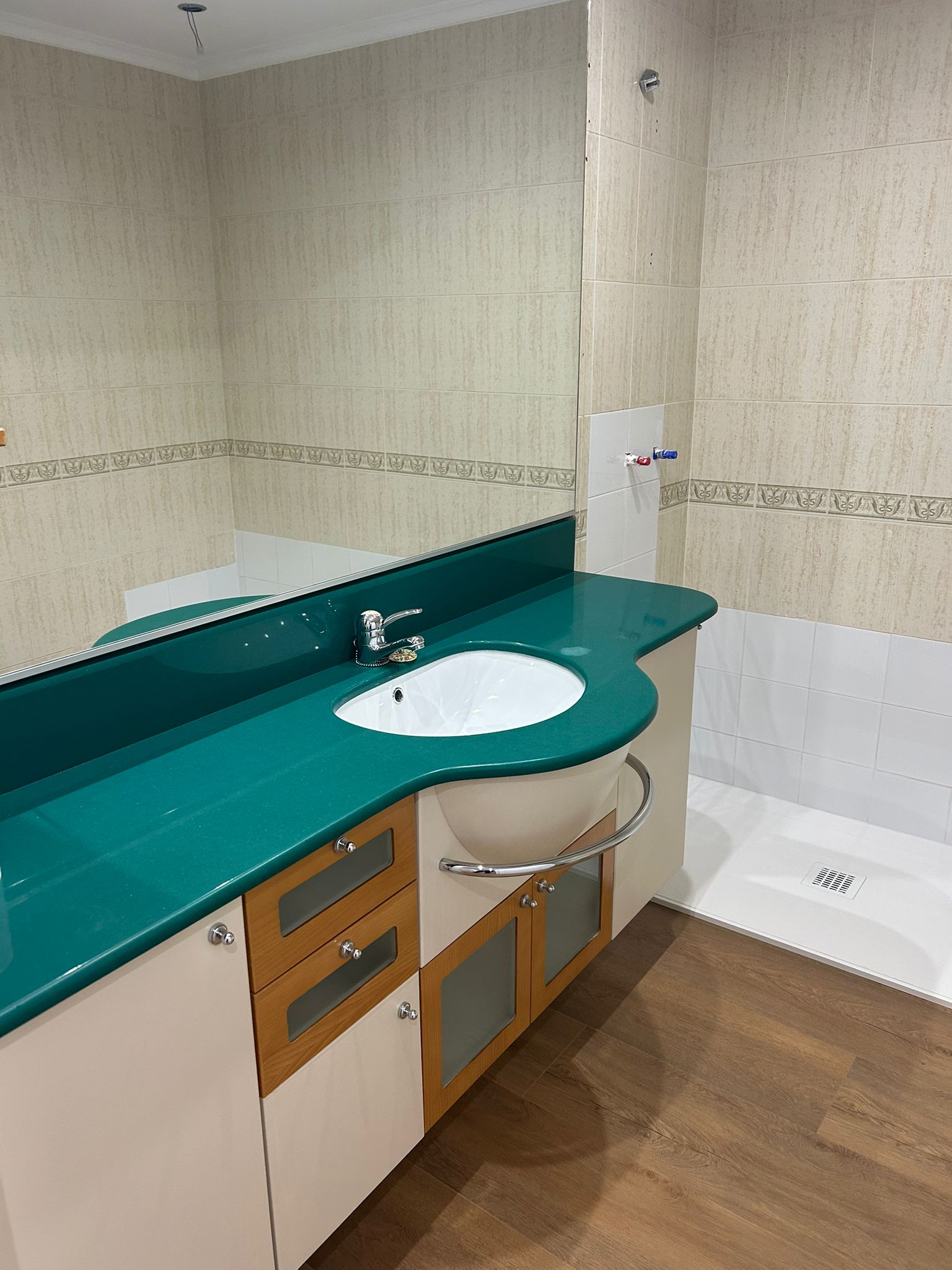 Baño después de limpieza RAEV